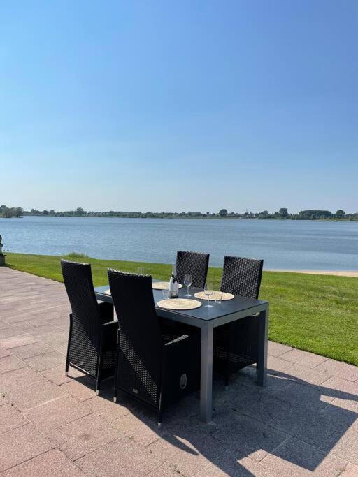 Luxe Chalet Direct Aan Het Water Met Strand Lith ภายนอก รูปภาพ